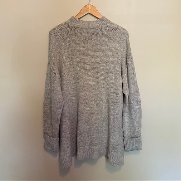 Urban Outfitters Gray Sweater Sz L - Picture 2 of 4